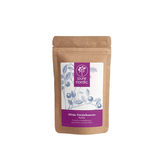 Eine Tüte mit Pure Nordic Heidelbeerpulver.
